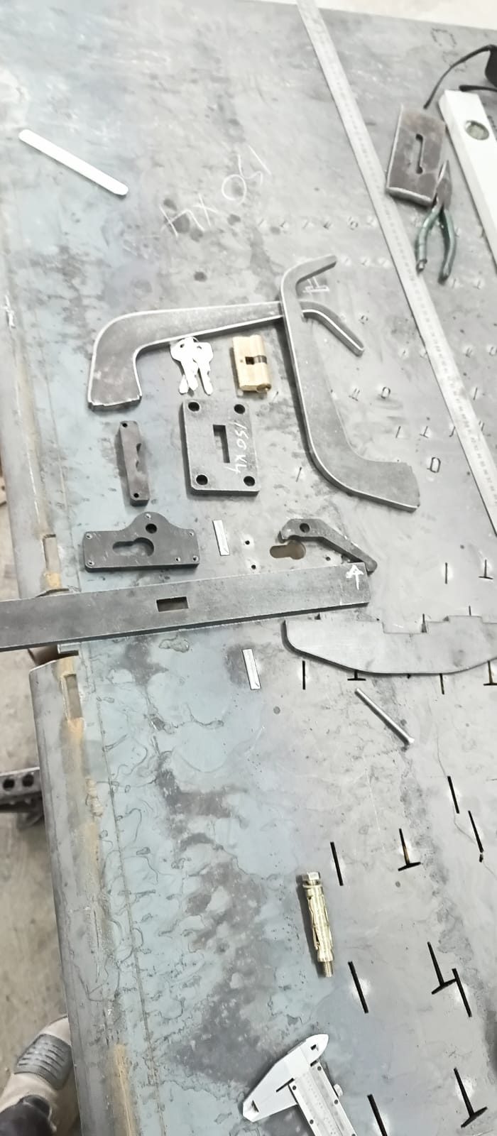 Entrance door — installation
